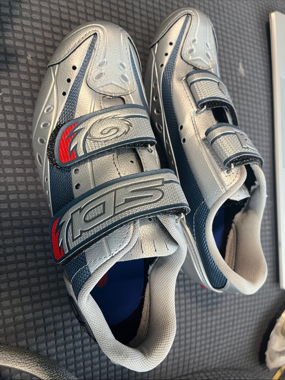 NEW SIDI Men's Silver and Navy Athletic Cycling Shoes with Red Accent